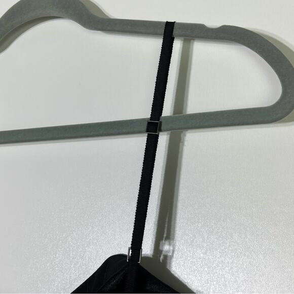 Elie Tahari Pinstripe Retro Fit and Flare Wool Dress Size 8 EUC - Picture 6 of 9